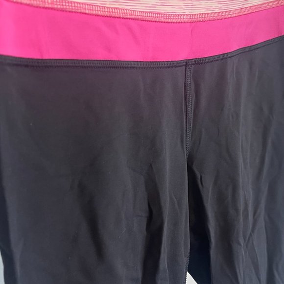 Lululemon Run: Inspire Crop Size: 4 - Picture 3 of 4